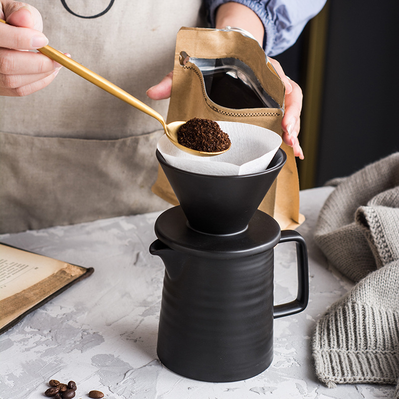 Home Barista Brewing with BeeCa Pour Over Set